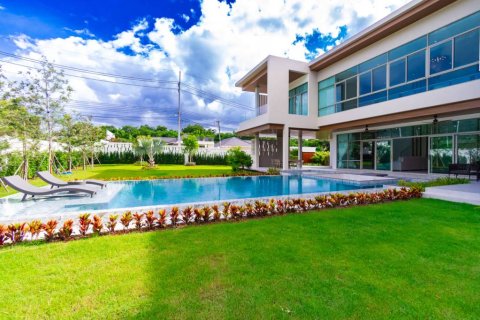 Chalet de 4 dormitorios en Hua Hin, Tailandia № 144262 - foto 5