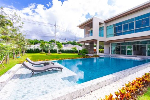 Chalet de 4 dormitorios en Hua Hin, Tailandia № 144262 - foto 3