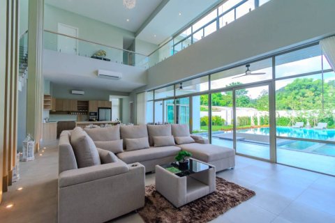Chalet de 4 dormitorios en Hua Hin, Tailandia № 144262 - foto 6