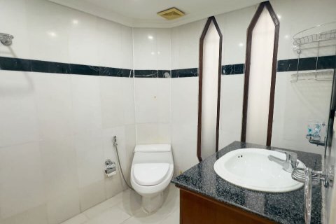 Casa de 4 dormitorios en Pattaya, Tailandia № 145420 - foto 5