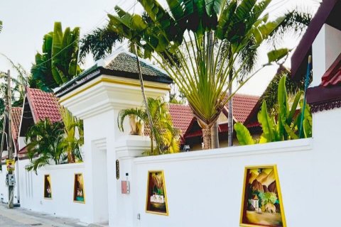 Casa de 4 dormitorios en Pattaya, Tailandia № 145420 - foto 13