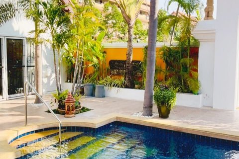 Maison à Pattaya, Thaïlande 4 chambres № 145420