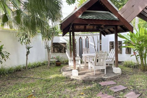 Casa de 4 dormitorios en Pattaya, Tailandia № 145420 - foto 7