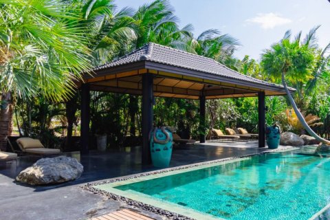 Chalet de 2 dormitorios en Pran Buri, Tailandia № 154599 - foto 2