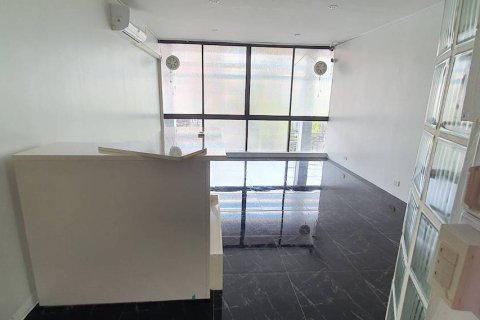 Gewerbeimmobilie in Watthana, Bangkok, Thailand 300 m2 № 200659 - Foto 11