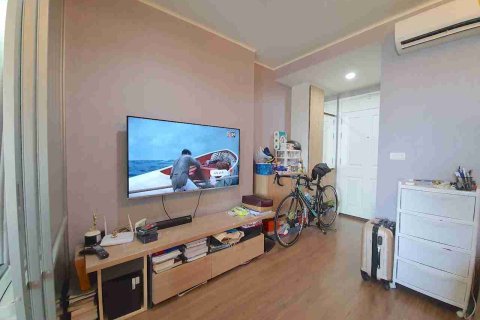 Condominio de 1 dormitorio en Thonburi, Bangkok, Tailandia № 208767 - foto 7