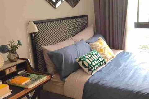 Condominio de 1 dormitorio en Thonburi, Bangkok, Tailandia № 208766 - foto 6
