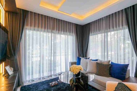 Casa de 3 dormitorios en Bangkok, Tailandia № 183969 - foto 12