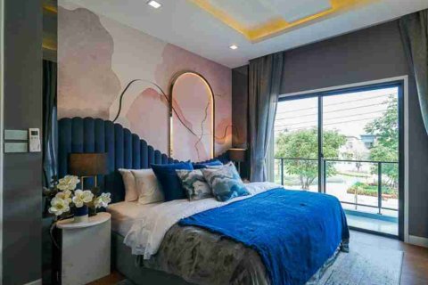 Casa de 3 dormitorios en Bangkok, Tailandia № 183969 - foto 17