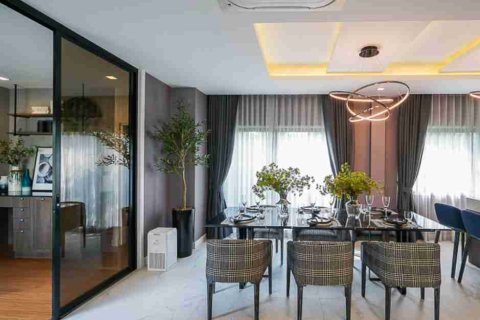 Casa de 3 dormitorios en Bangkok, Tailandia № 183969 - foto 13