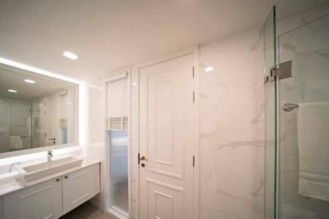 Condominio de 3 dormitorios en Bangkok, Tailandia № 143216 - foto 14