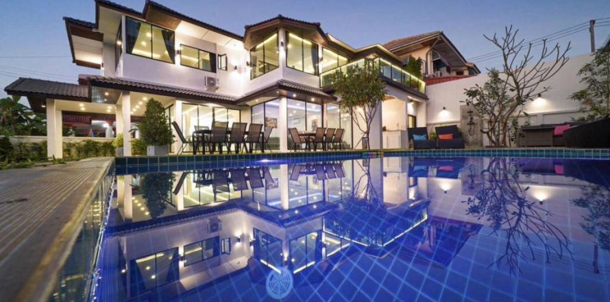 Villa à Pattaya, Thaïlande 7 chambres № 155444