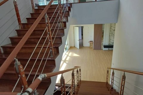 Casa de 5 dormitorios en Suan Luang, Bangkok, Tailandia № 155446 - foto 9