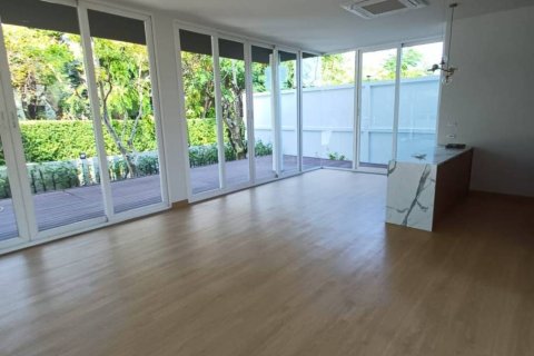 Casa de 5 dormitorios en Suan Luang, Bangkok, Tailandia № 155446 - foto 5