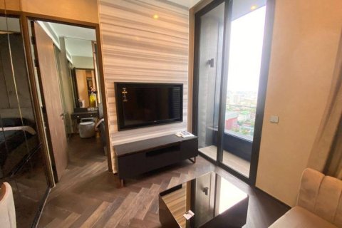 Condominio de 1 dormitorio en Khlong Toei, Bangkok, Tailandia № 155447 - foto 2