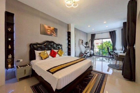 Chalet de 5 dormitorios en Pattaya, Tailandia № 155442 - foto 9