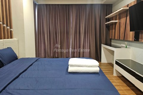Condo à Bang Lamung, Thaïlande, 2 chambres № 171462 - photo 7