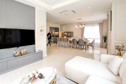 House in Bang Lamung, Thailand 4 bedrooms № 171465 - photo 9