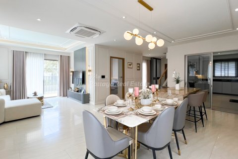 House in Bang Lamung, Thailand 4 bedrooms № 171465 - photo 11