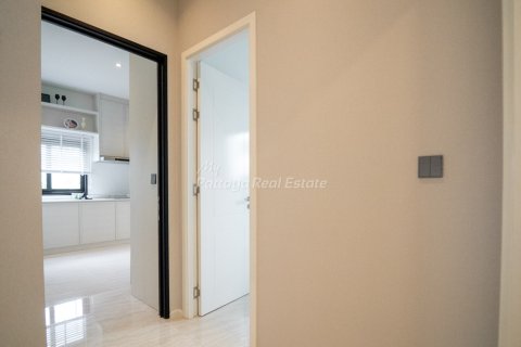 Casa de 4 dormitorios en Bang Lamung, Tailandia № 171461 - foto 17