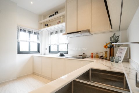 Casa de 4 dormitorios en Bang Lamung, Tailandia № 171461 - foto 19