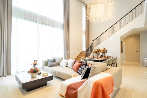 Casa de 4 dormitorios en Bang Lamung, Tailandia № 171461 - foto 8