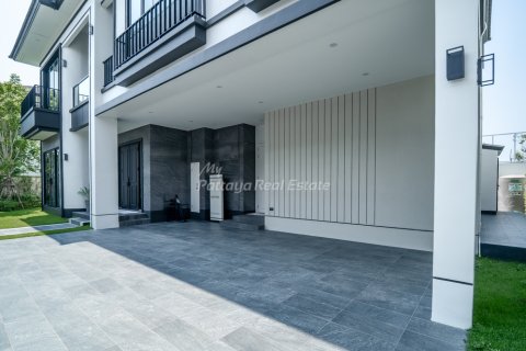 Casa de 4 dormitorios en Bang Lamung, Tailandia № 171461 - foto 3