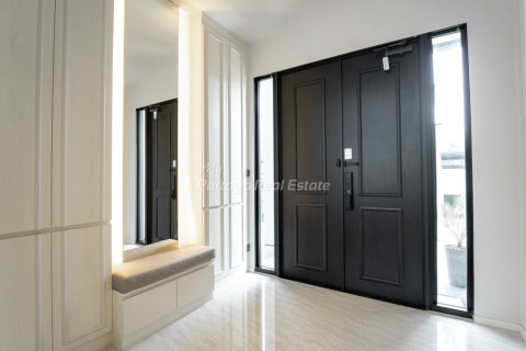 Casa de 4 dormitorios en Bang Lamung, Tailandia № 171461 - foto 5