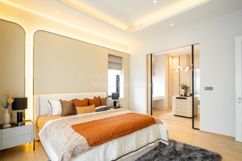 Casa de 4 dormitorios en Bang Lamung, Tailandia № 171461 - foto 29