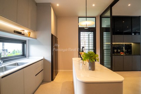 House in Bang Lamung, Thailand 4 bedrooms № 171460 - photo 16