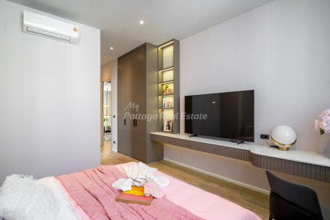 House in Bang Lamung, Thailand 4 bedrooms № 171460 - photo 23