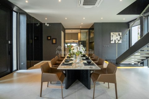 House in Bang Lamung, Thailand 4 bedrooms № 171460 - photo 7