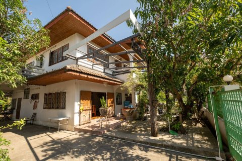 Haus in Chiang Mai, Thailand 5 Schlafzimmer № 160003 - Foto 2