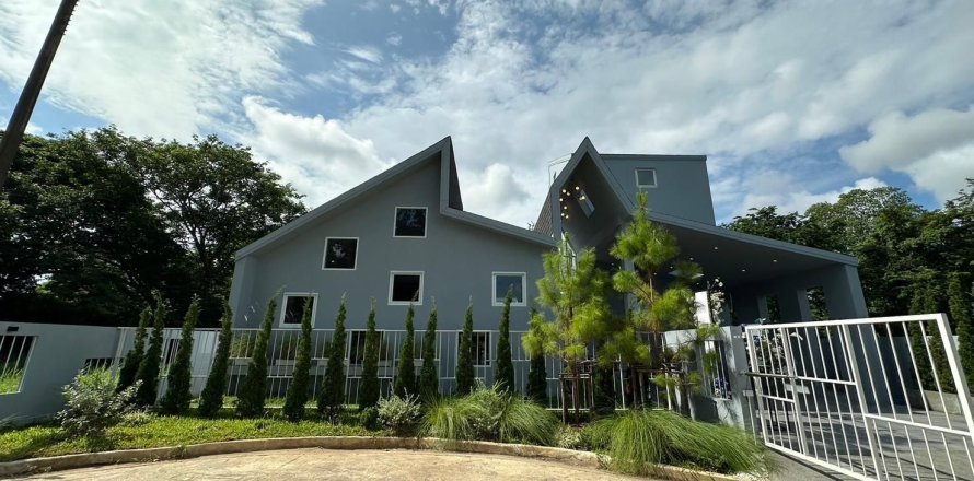 Chalet de 5 dormitorios en Chiang Mai, Tailandia № 160006