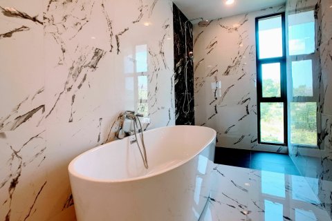 Chalet de 6 dormitorios en Chiang Mai, Tailandia № 160005 - foto 19