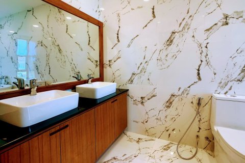 Chalet de 6 dormitorios en Chiang Mai, Tailandia № 160005 - foto 21