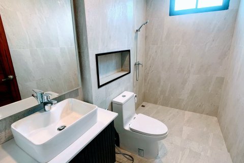 Chalet de 6 dormitorios en Chiang Mai, Tailandia № 160005 - foto 16