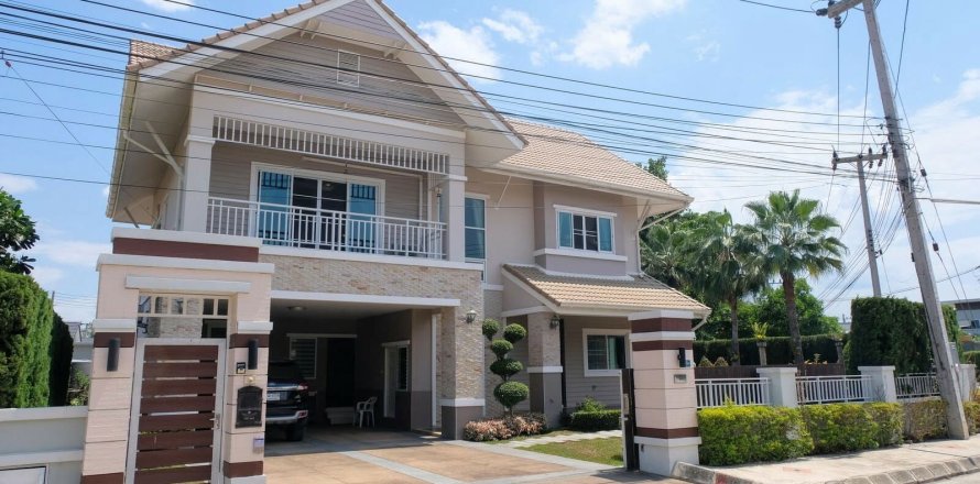 Villa in Chiang Mai, Thailand 4 Schlafzimmer № 160008