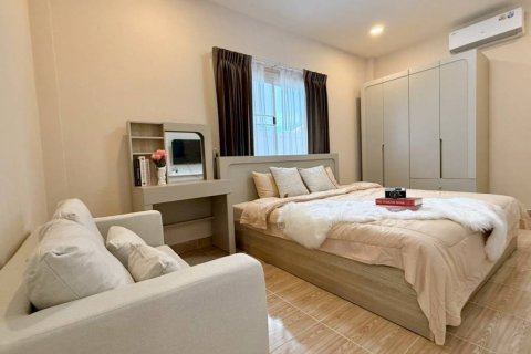 Casa de 3 dormitorios en Pattaya, Tailandia № 172686 - foto 7