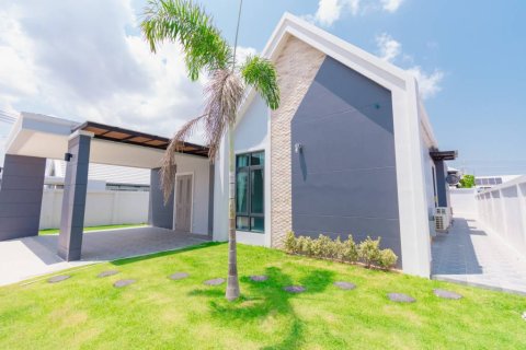 Chalet de 3 dormitorios en Hua Hin, Tailandia № 172682 - foto 5