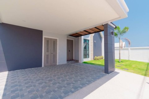 Chalet de 3 dormitorios en Hua Hin, Tailandia № 172682 - foto 6