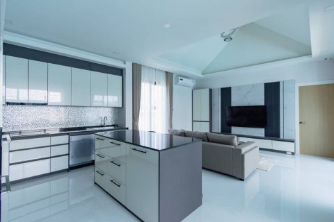 Chalet de 3 dormitorios en Hua Hin, Tailandia № 172682 - foto 10