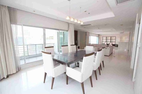 Eigentumswohnung in Bangkok, Thailand, 4 Schlafzimmer  № 184075