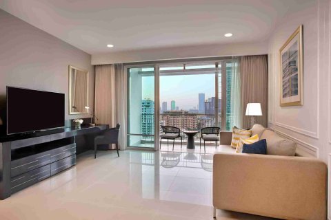 Condo in Bangkok, Thailand, 2 bedrooms № 184069 - photo 10