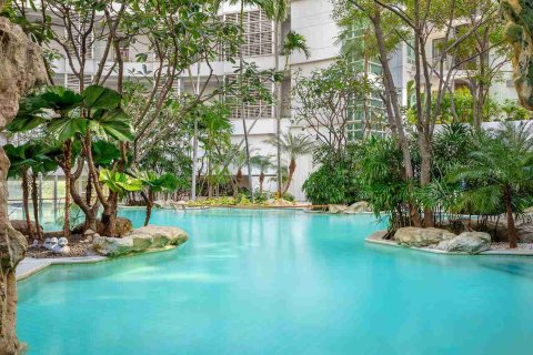 Condo in Bangkok, Thailand, 2 bedrooms № 184069 - photo 6