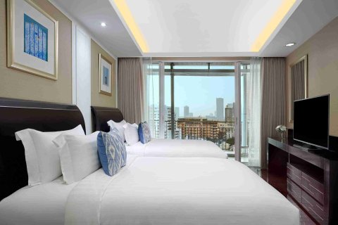 Condo in Bangkok, Thailand, 2 bedrooms № 184069 - photo 9