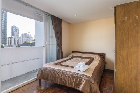 Condo in Bangkok, Thailand, 3 bedrooms  № 66454 - photo 6