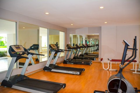 Condo in Bangkok, Thailand, 3 bedrooms  № 66454 - photo 10