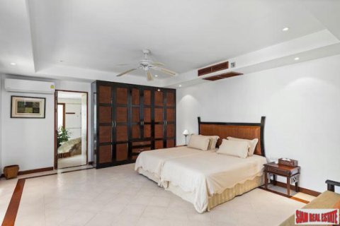 Chalet de 7 dormitorios en Kamala, Tailandia № 203266 - foto 3