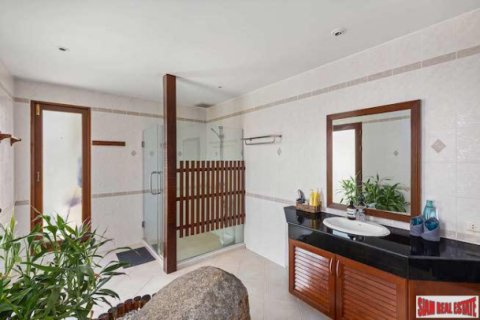 Chalet de 7 dormitorios en Kamala, Tailandia № 203266 - foto 5